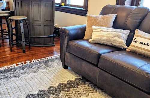 Franklin Apartment | Downtown Loft apartment! Cozy,modern but yet with historical charm!