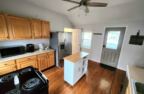 Port Clinton House | Downtown Oasis - Full house 2 minute walk to Jet Express & downtown Port Clinton