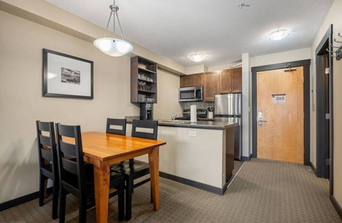 East Kootenay Condo | Driftwood Den | Ski-In/Out | Hot Pools | Fireplace