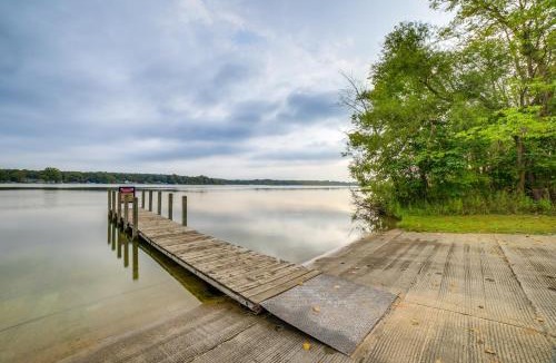 Allegan Apartment | Dumont Lake Studio: Boat, Fish & Unwind!