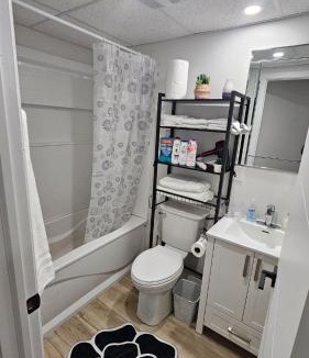 Winnipeg House | E & T 2 Bedroom Executive Suite