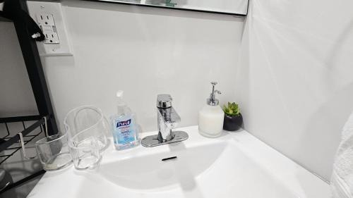 Winnipeg House | E & T 2 Bedroom Executive Suite