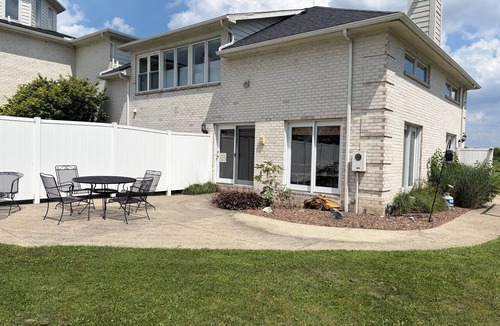 Fremont House | Eagle Isle Wings South Wing Relaxing Waterfront Getaway near cedar point
