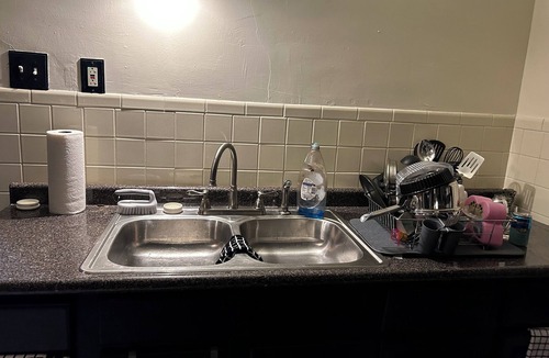 Buffalo House | Eagles nest cozy quiet location 15 min drive to downtown area