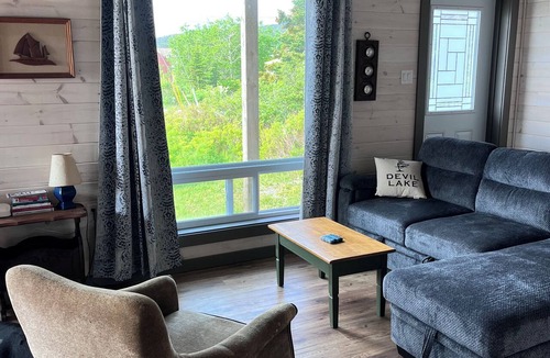 Elliston House | Earl’s Place. Come and check out the view at this 3 bedroom ocean view home!
