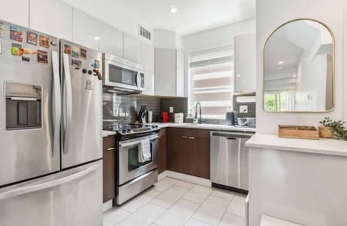 Grandview-Woodland House | East Van Townhouse near water + Mountain Views