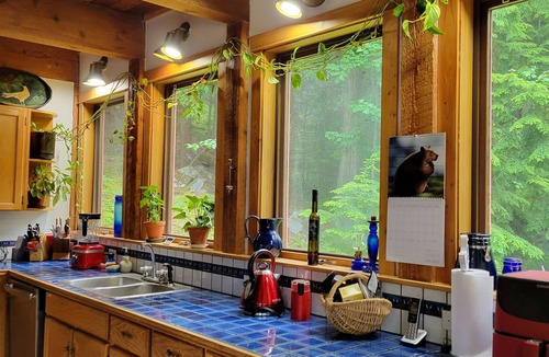 Proctor House | ECO-GARDEN Nibble on berries and put a flower in your hair
