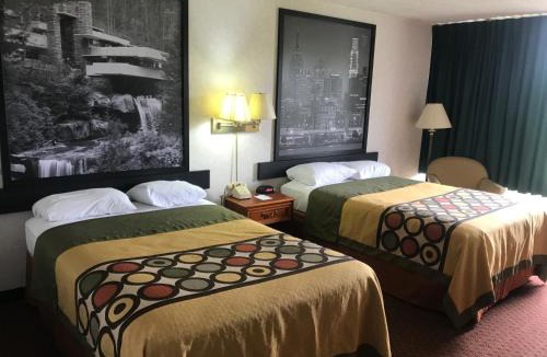 Erie Cabin | Econo Lodge Erie near Casino