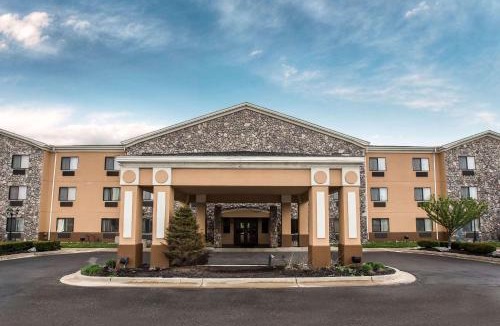 Monroe Hotel | Econo Lodge Inn & Suites Monroe
