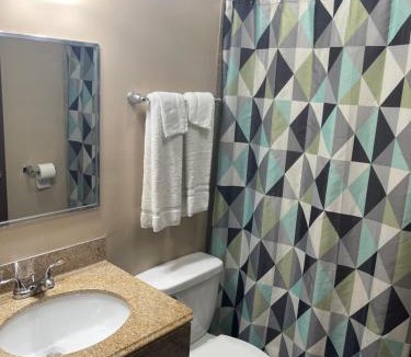 Edgewood Hotel | Economy Inn & Suites