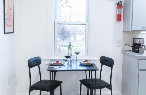River Rouge Apartment | EconoPod 6