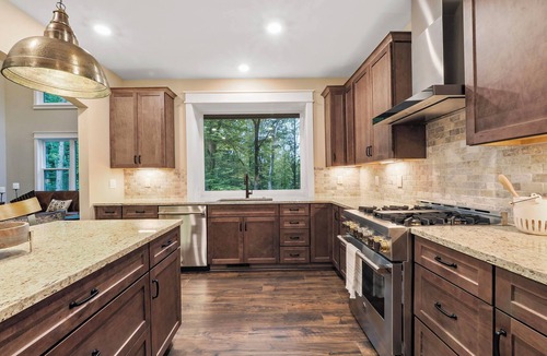 Boyne City House | Edelweiss Retreat | 7 BR home | Sleeps 17 Guests | 2 Fireplaces | Hot tub