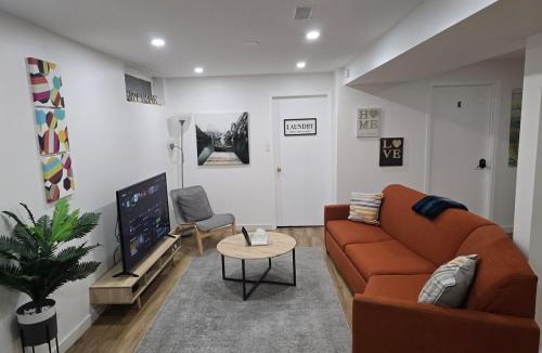 Ottawa Division Apartment | Elegant Basement Suite in Barrhaven, Ottawa