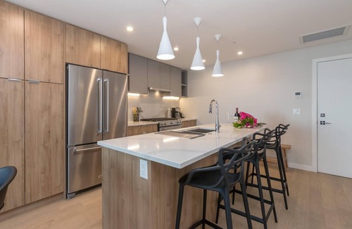Cordova Bay Condo | Elegant Condo with Private BBQ and Ocean Views