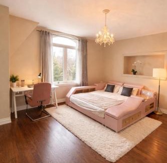 North York House | Elegant Guesthouse near Sheppard Subway with Private Ensuite Rooms