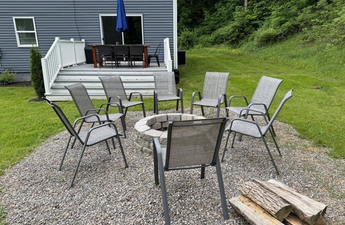 Salamanca Ski Chalet | Ellicottville Chalet 3 Miles From Village on a secluded lot w/pond