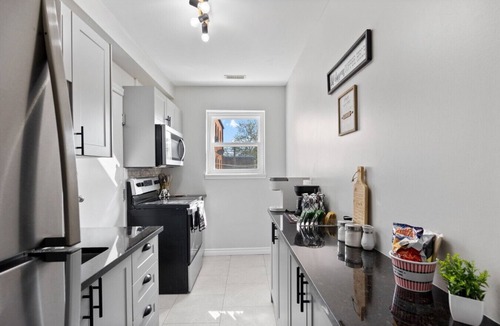Walkerville Apartment | Emerald Suite + Sapphire Suite + Amber Suite - Sleeps 8