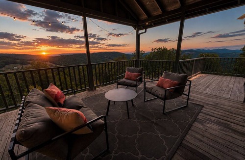 Pine Creek Cabin | Endless Views: Sunsets, Sauna, Outdoor Firepit under the Stars