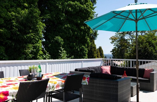 Lynn Valley House | enjoy the mountains and nature in our lynn valley home