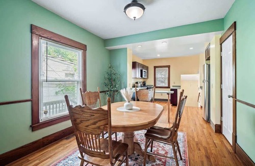 Bedford House | Entire Duplex - Historic District - Sleeps 12