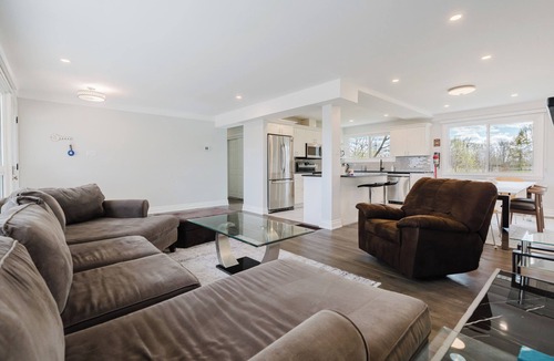 Ottawa Division House | Entire Home Retreat with Large Backyard & Peaceful Setting
