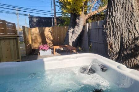 Royal Oak Villa | Entire Property! MicroLux Micro Hotel