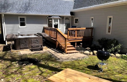 Town of Milo Cottage | Equipped Cottage Ideal for Groups in Milo, New York