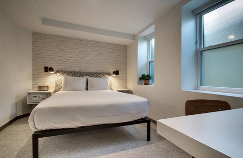 Foggy Bottom Hotel | Experience Vibrant D.C.: Convenient Room Close National Mall