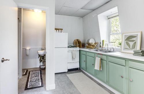 Worcester Apartment | Explore Dtwn, Parks & Colleges: Cozy Worcester Apt