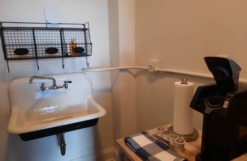 Downtown Toledo Apartment | EZ Check-in and Check-Out, Perfect for a Night Downtown!