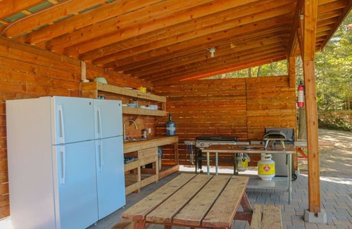 Nairn Centre Cabin | Fairbank Views & Lakeside Dining