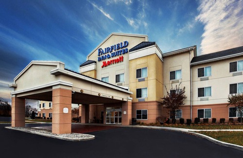 Toledo Hotel | Fairfield Inn & Suites by Marriott Toledo North