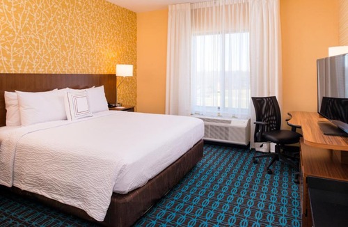 Stow Hotel | Fairfield Inn & Suites by Marriott Akron Stow