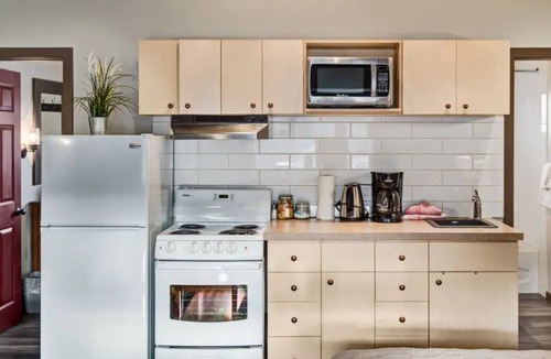 Dead Man's Flats Apartment | ✪Family-Friendly 1 BR✪Cozy & Budget Friendly✪