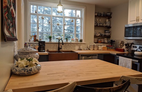 Painesville House | Family-friendly 5-Star Rated 19th Century Restored Mansion