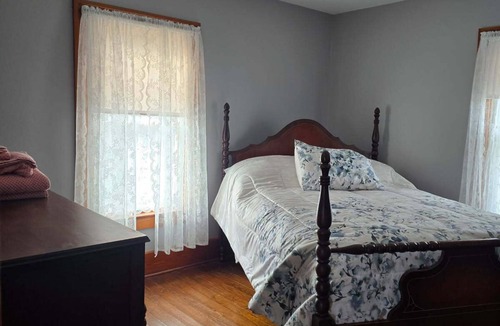 Melmore House | Family-friendly farmhouse property, rural setting, 10 minutes from Tiffin, OH.