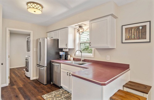 East Ithaca House | Family Friendly Retreat Close to Cornell & Ithaca. 6bedrooms 3 baths.