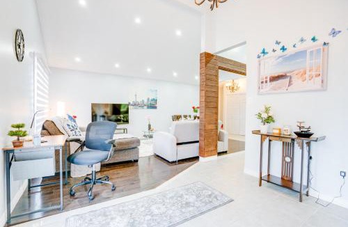 Pickering Villa | Family Home Near Toronto, Game Room, Backyard, Parking, Self-Checkin