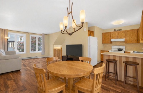 Wasaga Beach House | Family Oasis and Ski Escape