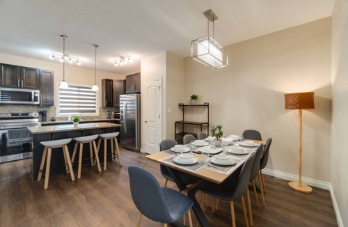 Southeast Edmonton House | Family/Pet Friendly, Garage, Foosball. Pets