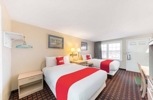 Seneca Falls Hotel | Family Room 4 Single Beds