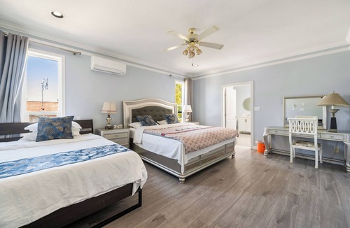 Richmond Bed & Breakfast | fantastic family room includes 2 bedrooms and private bathroom,10 minutes toYVR.