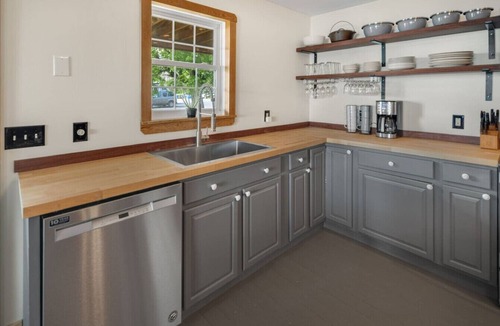 Interlaken Villa | Farmhouse & Cottages at the Cayuga Shoreline