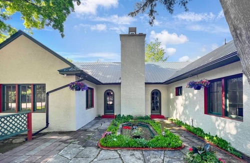 Nelson House | Fiddlers Green Lake Home
