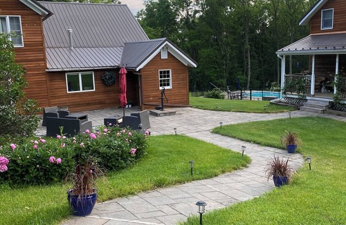 Canandaigua House | Finger Lakes Chalets Farmhouse Annex in Canandaigua up the hill from the Lake