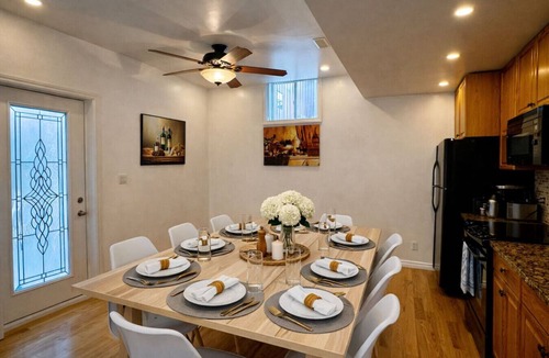 Brampton House | Fireplace · 10-ft Ceilings · Sleeps 6 · Private Entrance