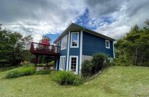 Baie-St-Paul Ski Chalet | Fleurs de Lys 100 Spacious, private, Spa, wood fireplace