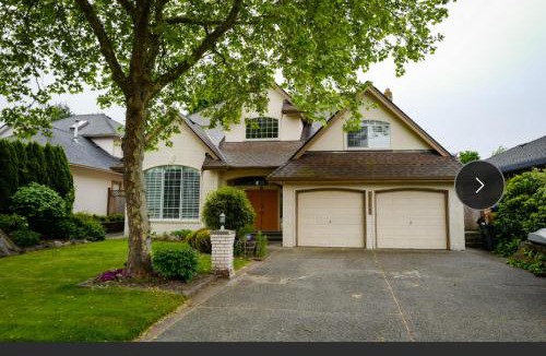 Surrey Villa | Forest house 4 bedrooms