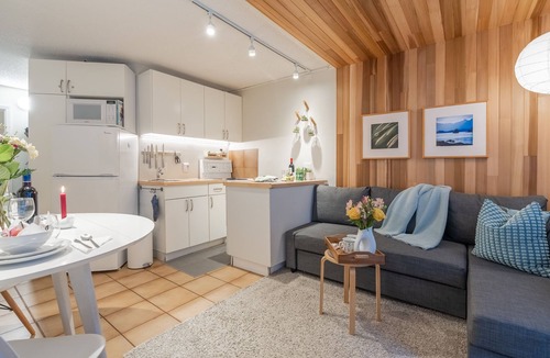 Whistler Creekside Condo | Forest Nest Whistler - 5min walk to gondola