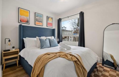 Drumheller House | Fossil Flats 3BR Designer Home in Centre of Town